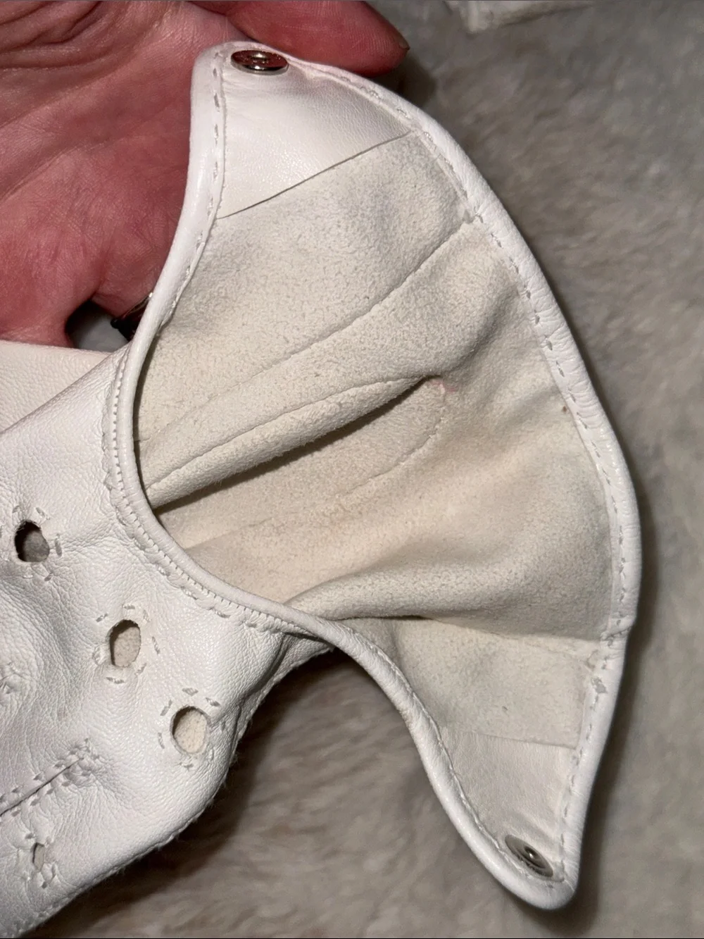 Bottega Veneta White Leather Driving Gloves with Perforated Details